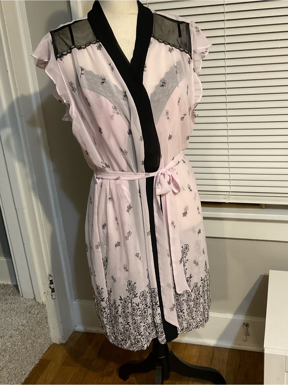 Apt. 9 Intimates 2-piece sheer chiffon lingerie set, size Lg, pink & black, EUC